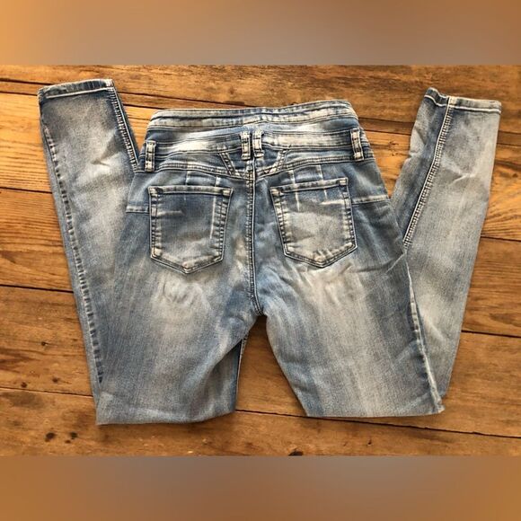 💕5️⃣ Rewash firm hold stretch skinny denim jeans size 9/10 fits 6/8 - Picture 1 of 5